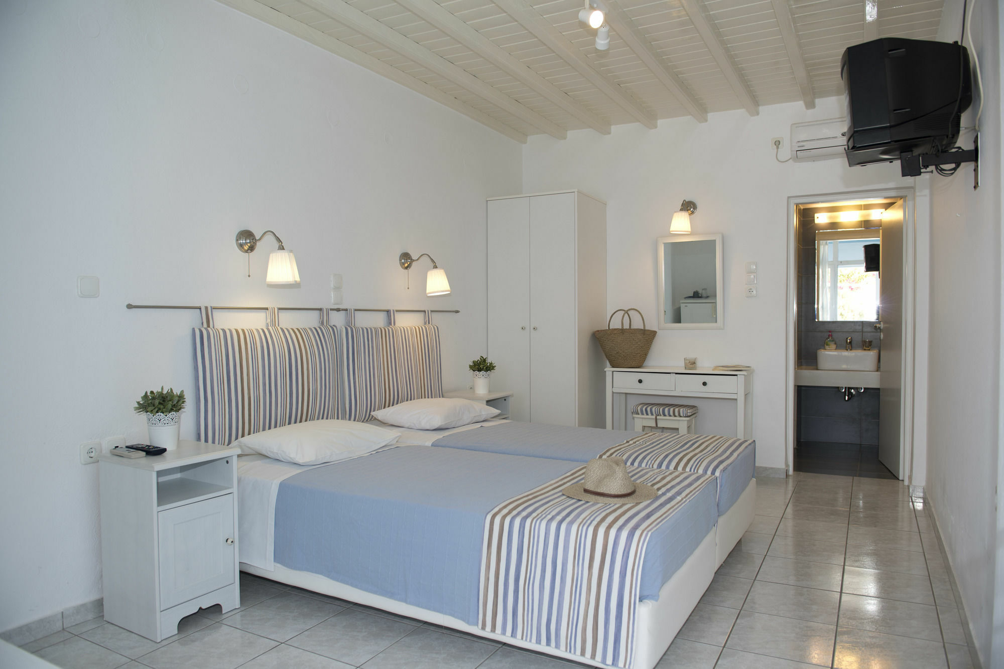 Asimina Hotel Tourlos Bagian luar foto