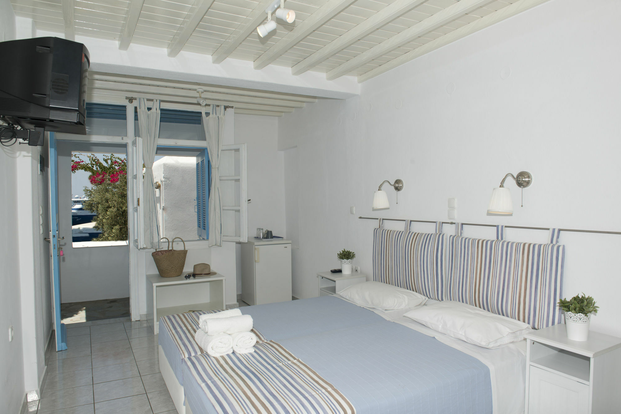 Asimina Hotel Tourlos Bagian luar foto